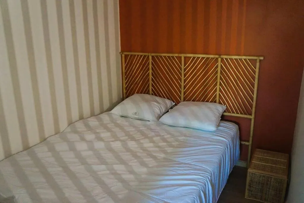 Studio Climatise Et Spacieux Situe Pres Des Parcs Vichy France