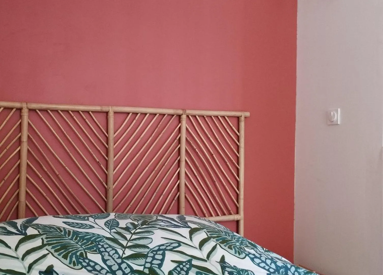 Apartment Studio Climatise Et Spacieux Situe Pres Des Parcs Vichy France